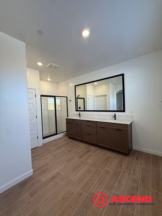 Building Photo - Be the very first resident to enjoy this stunning, newly built single story home.