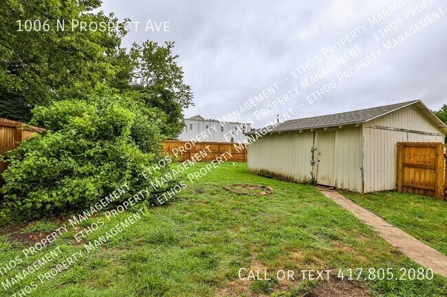Building Photo - 2 Bedroom / 1 Bath Midtown