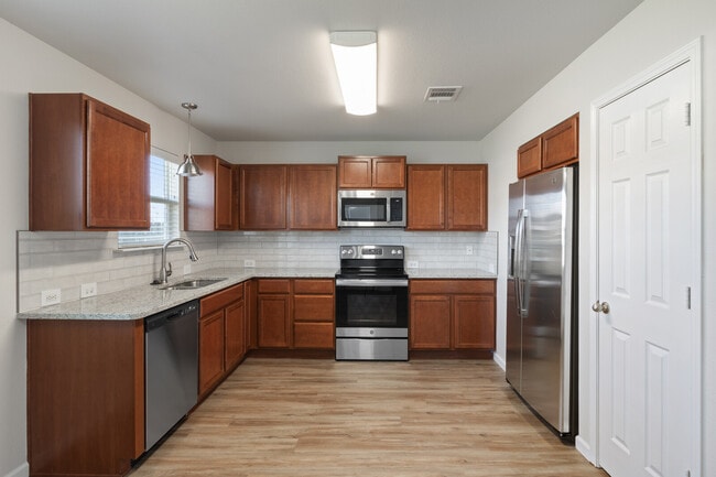 Building Photo - 7722 Bridgepointe Dr