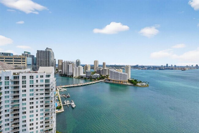 Building Photo - 1155 Brickell Bay Dr