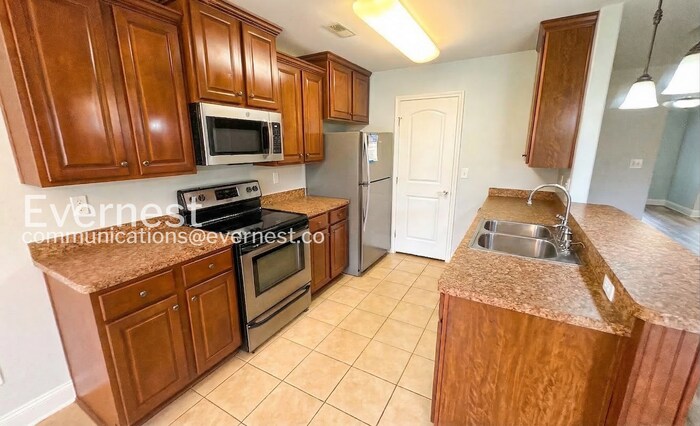 Building Photo - 24663 Rolling Vista Dr