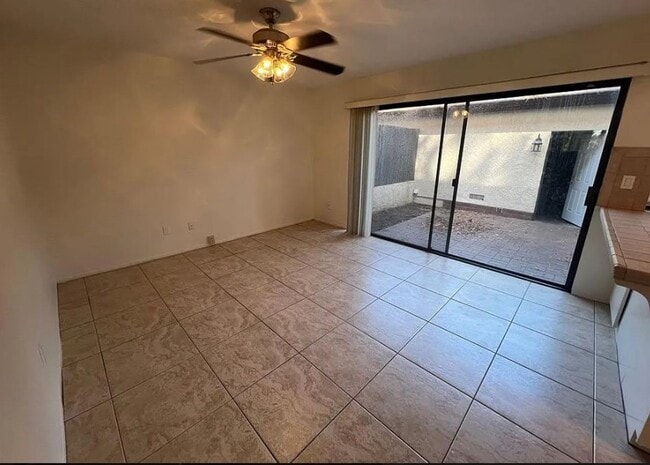 Building Photo - AVAILABLE NOW! Canyon Crest Townhome