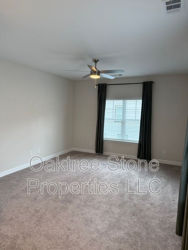 Building Photo - 1996 Main St NW