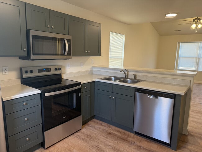 Building Photo - 1703 Hanover Blvd