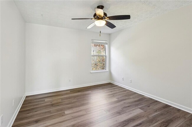 Building Photo - 300 Carrington Way