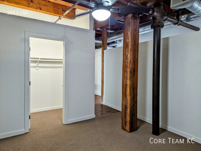 Building Photo - Renovated River Market Loft For Rent!