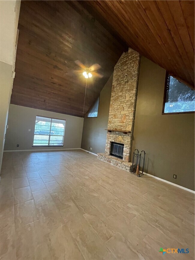 Building Photo - 1609 Colleen Dr