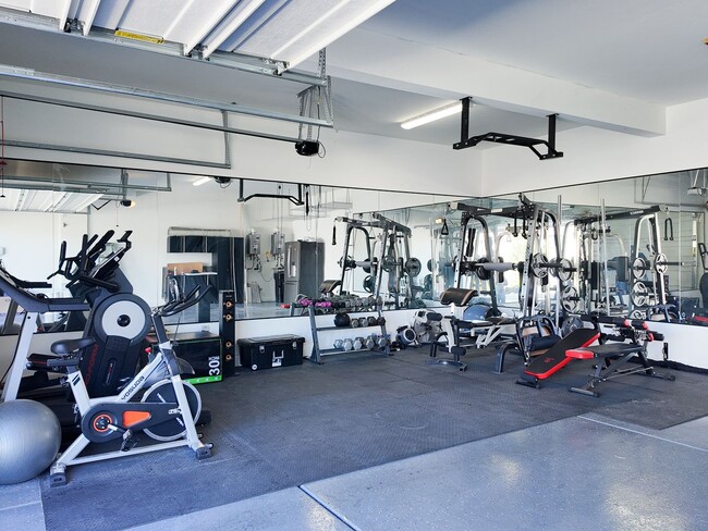 Building Photo - Exquisite Luxury Rental in Prestigious Gated Tule Springs Community