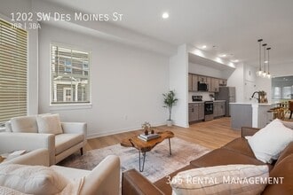 Building Photo - 1202 SW Des Moines St