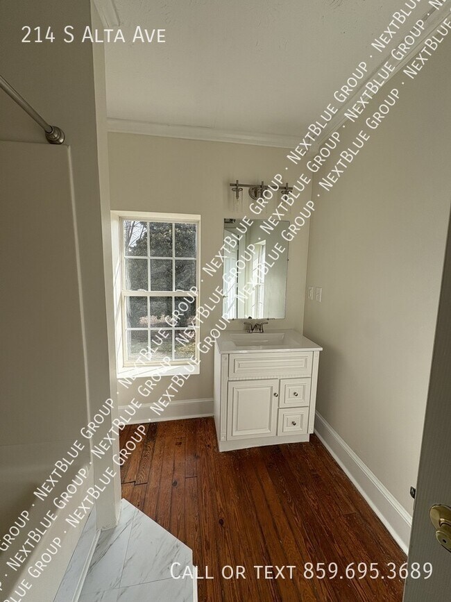 Building Photo - 214 S Alta Ave