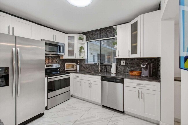 Building Photo - 15108 Ashland Dr