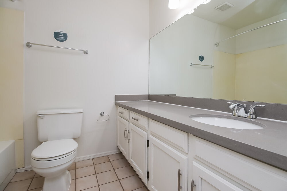 Building Photo - 2144 W Ironwood Dr