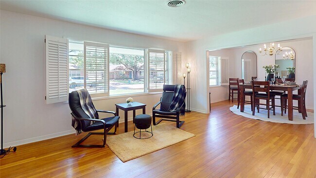 Building Photo - 4826 Waynesboro Dr