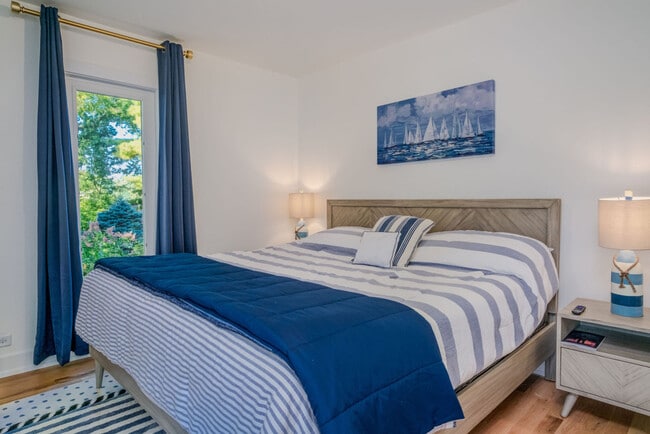 Building Photo - 184 Grand Ave