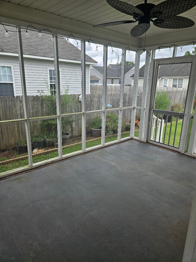 Building Photo - 3027 Tettenbury Dr