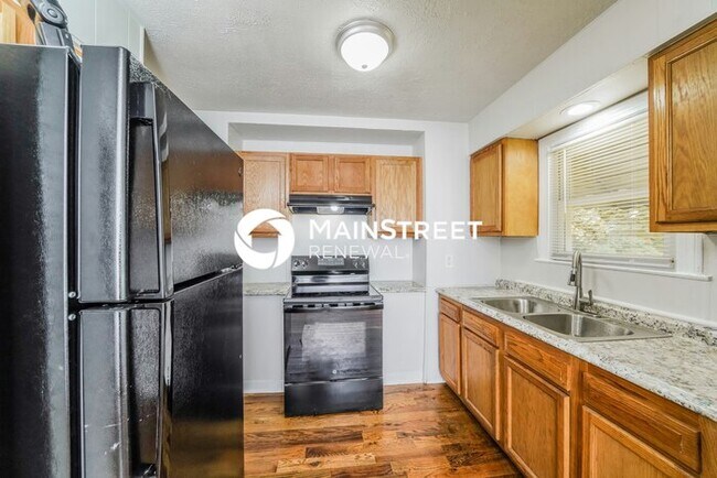 Building Photo - 2 Bedroom Pet-Friendly Home in Louisville,...