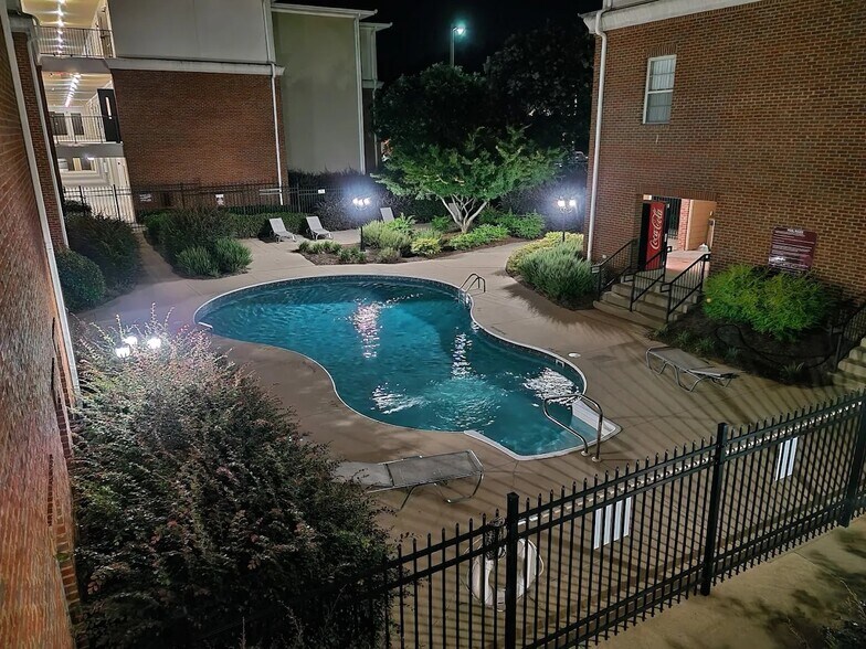 Community Pool, Code Entrance - 3218 Veterans Memorial Pky