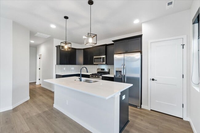 Building Photo - Single-Level Serenity: Your 3 Bedroom, 2 Bath Dream Home Awaits