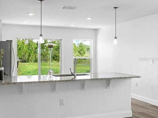 Building Photo - 212 Miles Ct