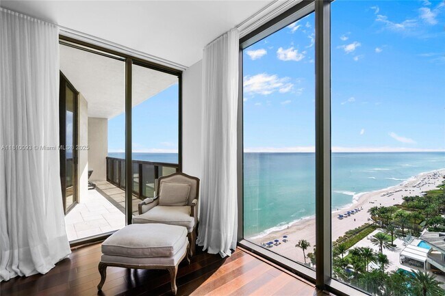 Building Photo - 16275 Collins Ave