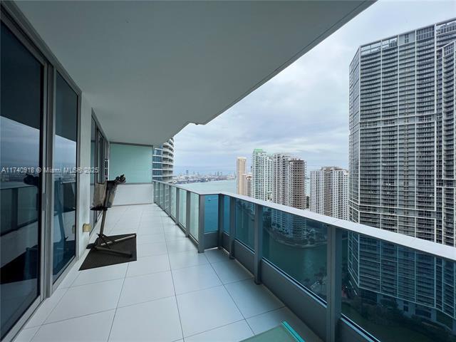 Building Photo - 200 Biscayne Boulevard Way