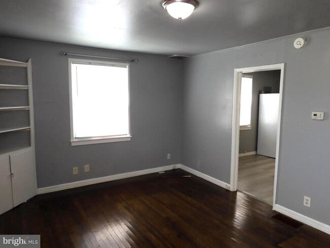 Building Photo - 8220 Cornwall Rd