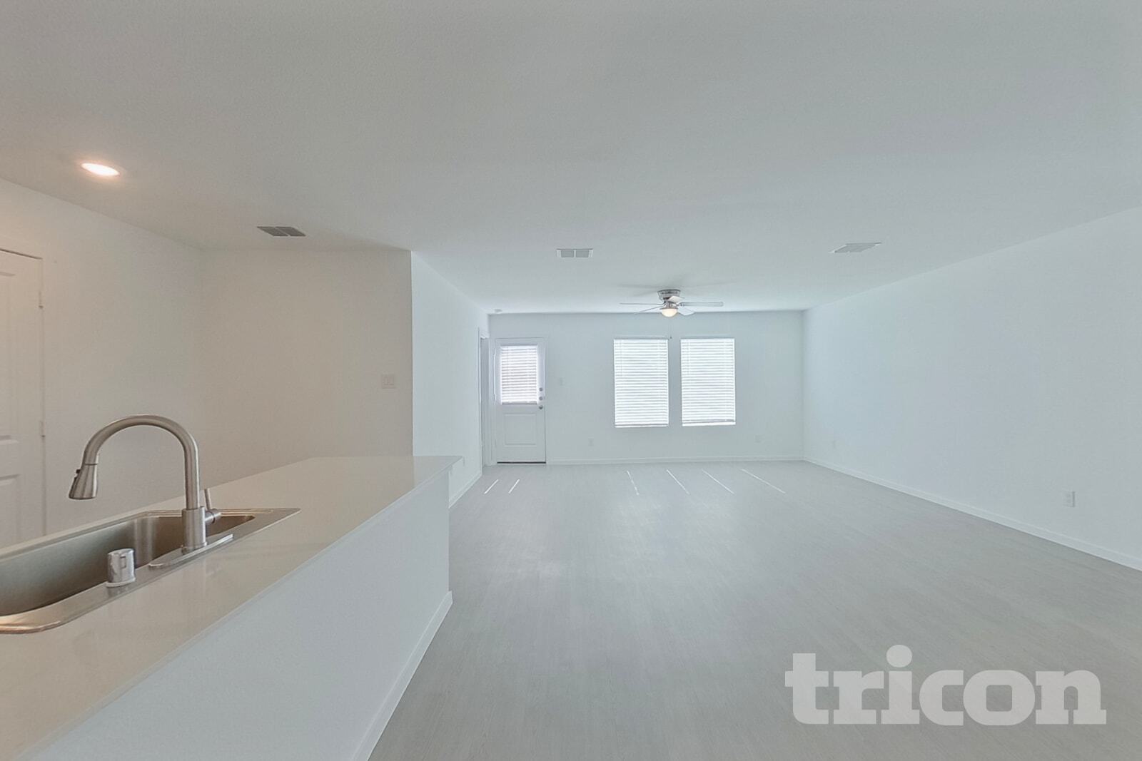 Building Photo - 827 Ginkgo Wy