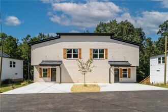 Building Photo - 2389 Highpoint Rd