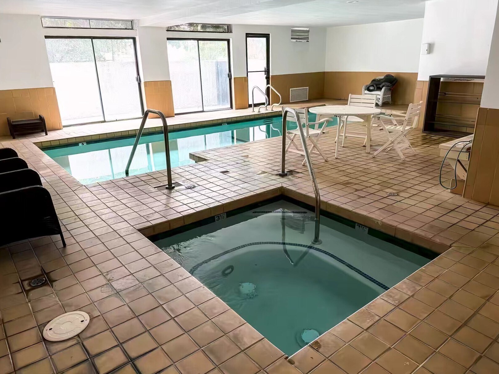 indoor pool & spa - 1120 Granville Ave
