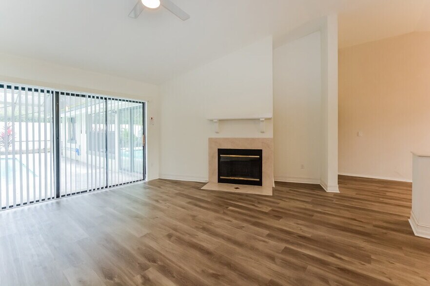 Building Photo - 748 Tomlinson Terrace