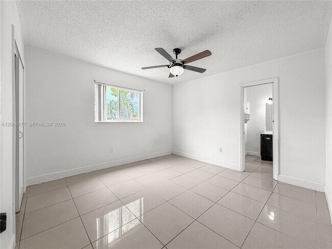 Building Photo - 9103 SW 38th St