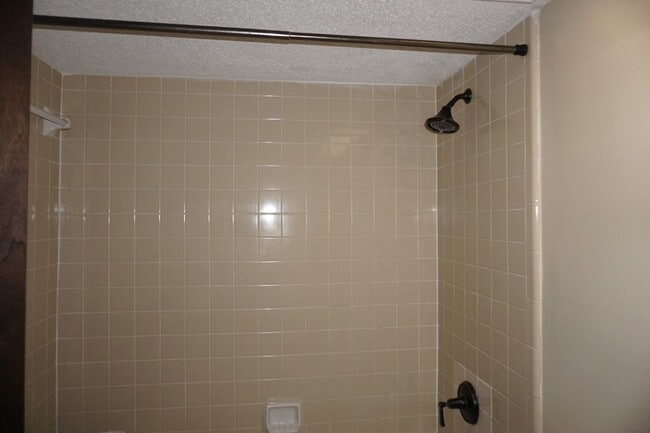 Building Photo - 3/2 Westside Townhome