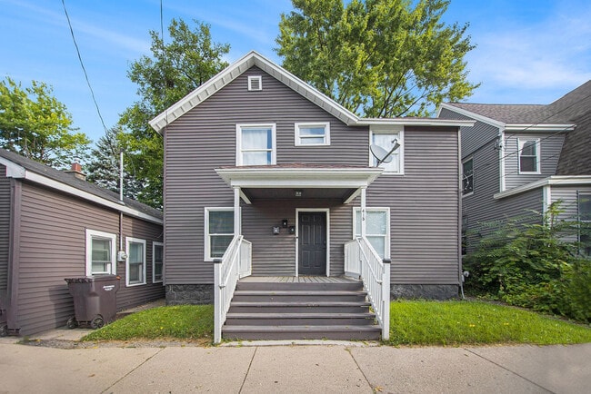 Building Photo - 415 6th St NW