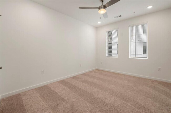 Building Photo - 388 Pratt Dr SE