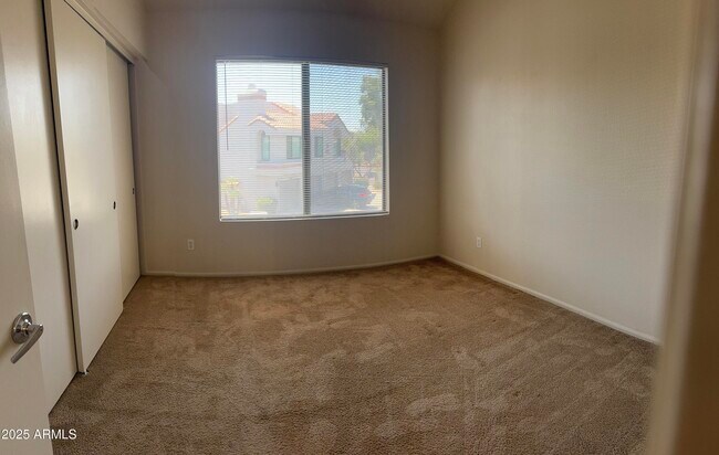 Building Photo - 10055 E Mountainview Lake Dr