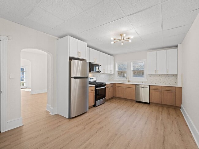 Building Photo - Spacious 5-Bedroom Rental with Backyard & Basement in Millville