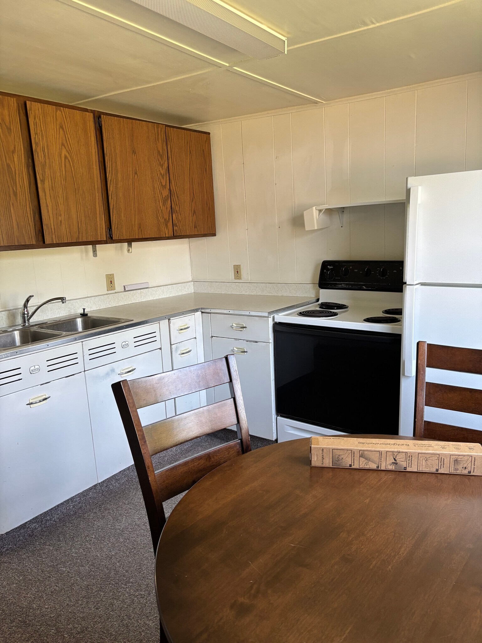 Kitchen - 835 Lancaster St