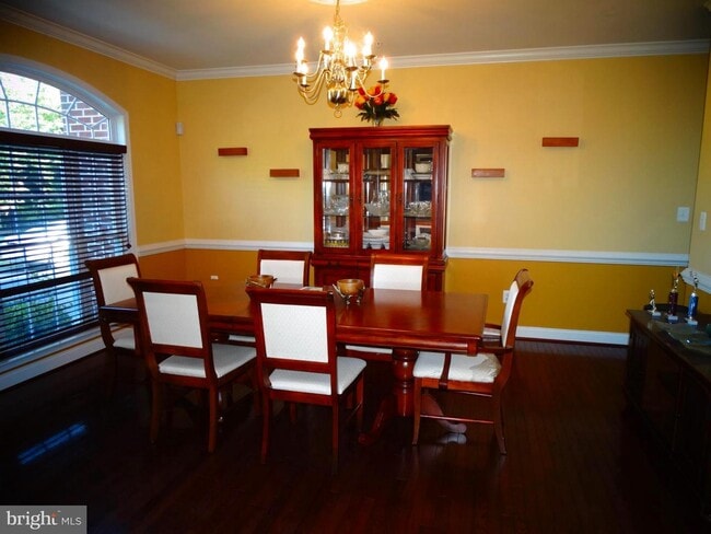 Building Photo - 6453 Swimmer Row Way