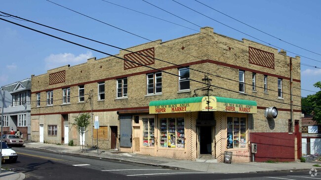 Primary Photo - 148-156 Huntington Ter