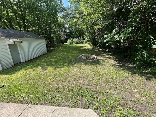 Building Photo - 2326 Belden St