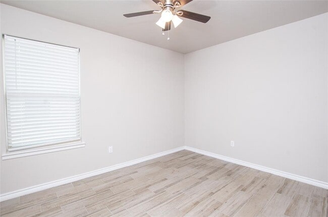 Building Photo - 344 Arnold Dr