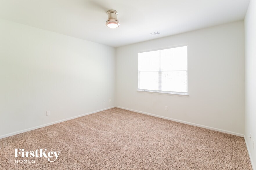 Building Photo - 624 Wayton Cir