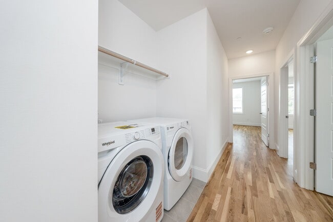 Building Photo - 3801 Lands End Ct