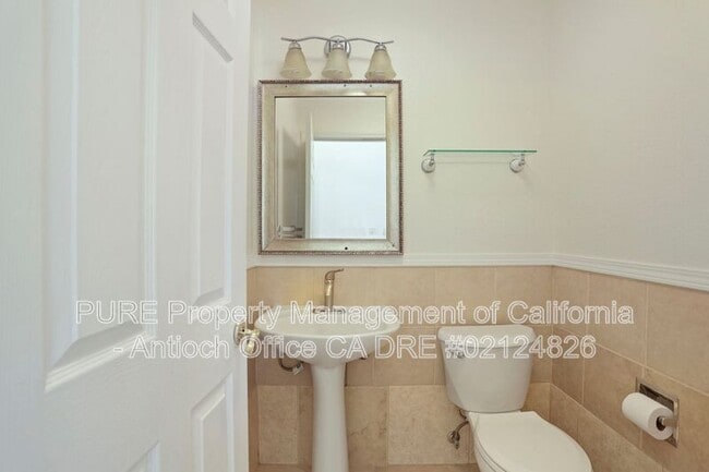 Building Photo - 2304 Yorkshire Ct