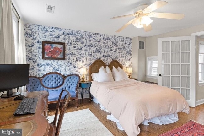 Building Photo - 239 E Thompson St