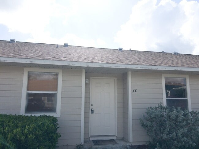 Building Photo - 22 Sandalwood Ct