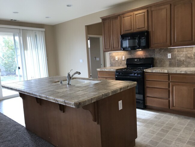 Building Photo - 1235 Bluegrass Ct