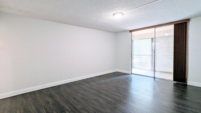 Building Photo - 3253 Foxcroft Rd