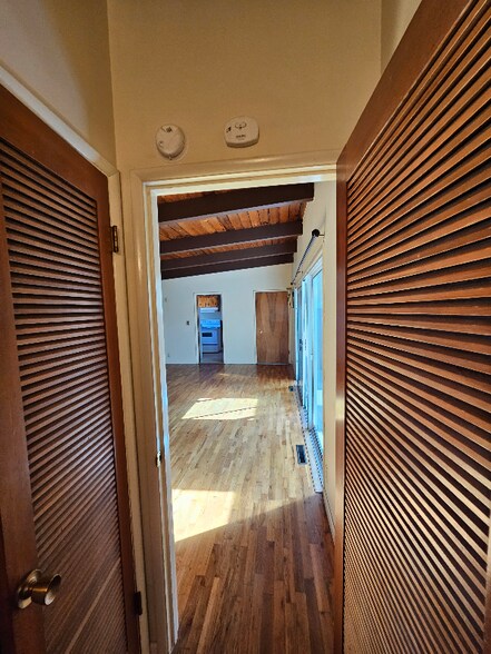 Building Photo - 511 NE 8th St