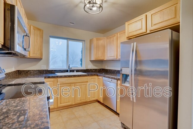 Building Photo - 7665 N Courcelles Pkwy